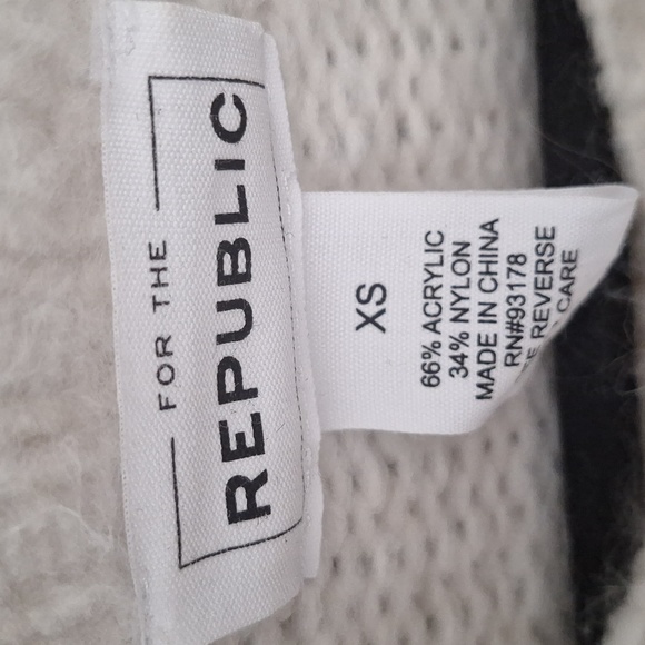 Comfy sweater. Acrylic/nylon but soft & fuzzy. Never worn. - Picture 2 of 3